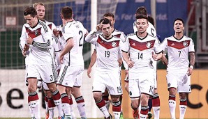 Die deutsche U21 bejubelt das frühe 1:0 von Amin Younes