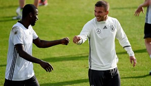 Lukas Podolski teilte via Twitter seine Genesungswünsche an Antonio Rüdiger mit