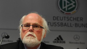 Gunter Pilz rechnet mit vielen gewaltbereiten Fans bei dem Spiel Deutschland-Polen