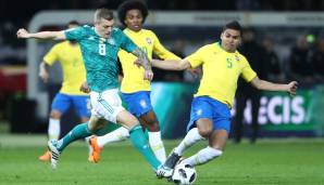 GEWINNER - Toni Kroos: Zeigte gegen Spanien eine gute Leistung und bewies nach der Pleite gegen Brasilien, dass er längst nicht mehr nur auf dem Platz die Fäden zieht. Nahm sich das Team mit heftiger Kritik zur Brust - Löw wird's gefallen haben.