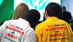 Der DFB setzt sich seit Jahren mit Anti-Rassismus-Kampagnen und Workshops für Vielfalt ein.