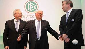 Werden wegen "arglistiger Täuschung" im Zuge der Sommermärchen-Affäre angeklagt: Die Ex-DFB-Präsidenten Wolfgang Niersbach und Theo Zwanziger.