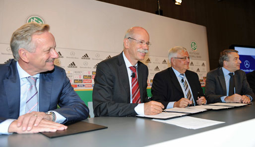Der DFB und Mercedes Benz verlängern ihre Partnerschaft vorzeitig bis 2018