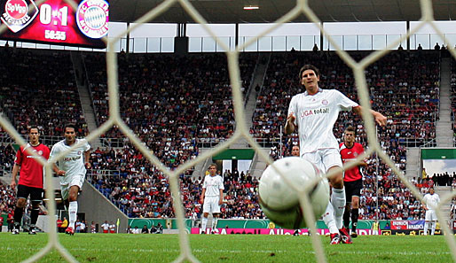 Mario Gomez erzielte per Elmeter das 2:0 gegen die SpVgg Neckarelz