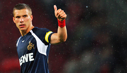 Lukas Podolski gibt sein Pflichtspiel-Comeback für den 1. FC Köln in Emden