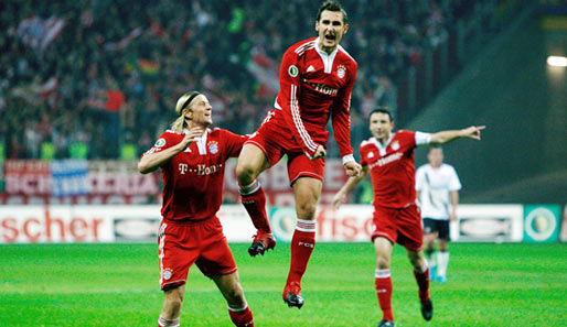 Im zwölften Pflichtspieleinsatz der Saison erzielte Miro Klose seine ersten Tore für die Bayern