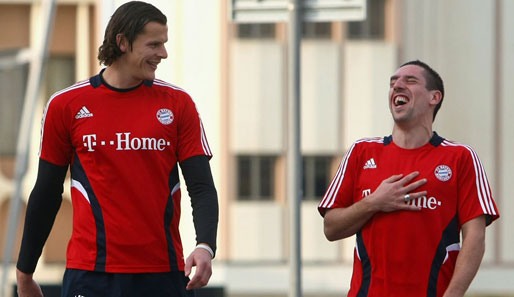 Daniel van Buyten (l.) und Franck Ribery können im DFB-Pokal gegen Schalke auflaufen