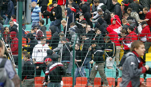 Chaos brach aus im Friedrich-Ludwig-Jahn-Sportpark, als die BFC-Hools zum Angriff übergingen