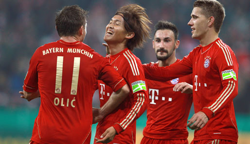 Takashi Usami (2.v.l.) erzielte gegen den FC Ingolstadt sein erstes Tor für den FC Bayern