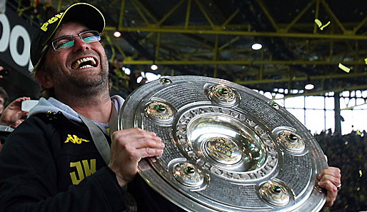 BVB-Trainer Jürgen Klopp hat die Meisterschaft in der Hand und den Pokal im Blick