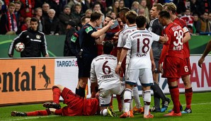 Thiago streckte im Viertelfinale Leverkusens Kießling nieder