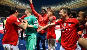 Die Bayern feiern ihren Pokalsieg.