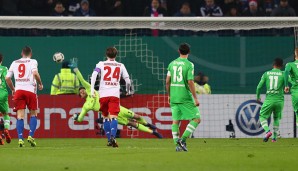 Wieder Elfer, wieder drin: Auch Raffael kann's vom Punkt und erhöht auf 2:0 für die Borussia