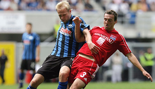 Raphael Schaschko (r.) verlängert seinen Vertrag bei Unterhaching bis 2010