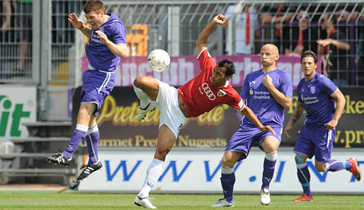 Der VfL Osnabrück (lila) und der FC Ingolstadt (rot) nehmen nach der Hinrunde Platz drei und eins ein