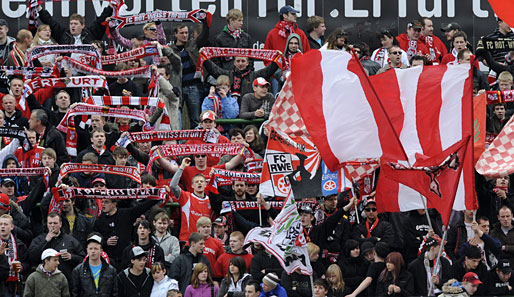 Rot-Weiß Erfurt ist durch das Verhalten seiner Fans um 6000 Euro ärmer