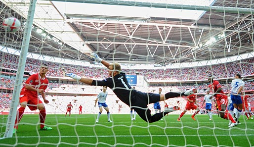 Zwei Tore von Leverkusens Tranquillo Barnetta reichten der Schweiz in Wembley nicht zum Sieg