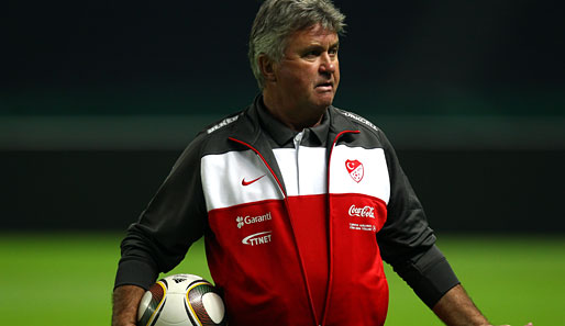 Guus Hiddink lässt offen, ob er türkischer Nationaltrainer bleibt