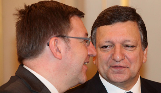 EU-Präsident Jose Manuel Barroso droht damit, die EM 2012 zu boykottieren