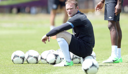 Wayne Rooney darf gegen die Ukraine erstmals ins EM-Geschehen eingreifen