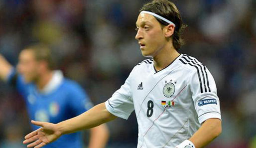 Mesut Özil wehrt sich gegen die Kritik an der deutschen Mannschaft