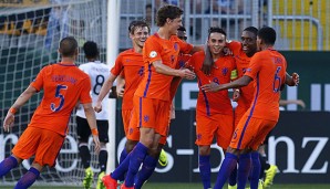 Die U19 der Niederlande hat zum ersten Mal vier Spieler eingewechselt