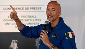 Der Astronaut Luca Parmitano stattete der Squadra Azzurra im Teamhotel einen Besuch ab