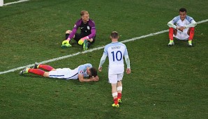 Englands Spieler liegen nach dem Achtelfinal-Aus gegen Island am Boden
