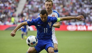 ABWEHR: Darijo Srna (Kroatien) hatte großen Anteil daran, dass sein Team gegen Tschechien 75 Minuten wie ein Titelanwärter aufspielte