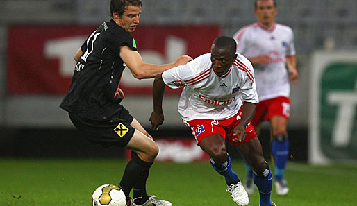 Der 2007 an die Elbe gewechselte Romeo Castelen (r.) bestritt erst 13 Bundesliga-Spiele für den HSV