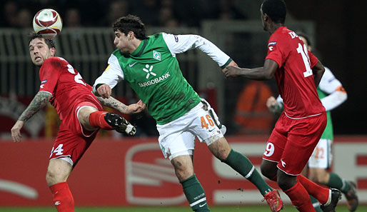 Bremen setzte sich gegen Enschede mit einem 4:1-Rückspielsieg nach 0:1 im Hinspiel durch