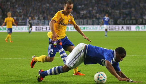 Jefferson Farfan (unten) und der FC Schalke 04 setzten sich in den EL-Playoffs gegen Helsinki durch