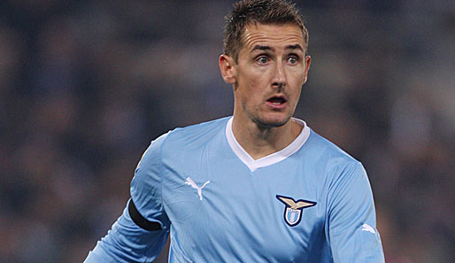 Lazio Rom mit Nationalstürmer Miroslav Klose muss um das Weiterkommen in Gruppe D zittern