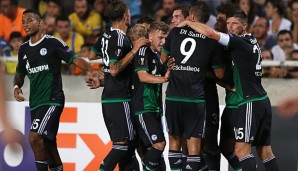 Die Schalker bejubeln ihre ersten drei Punkte in der Europa League