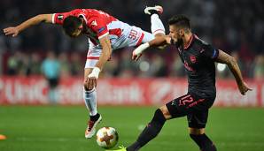 Olivier Giroud (r.) schoss den FC Arsenal kurz vor Schluss zum Sieg gegen Roter Stern Belgrad