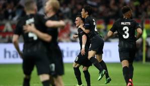 Unfassbar! Wahnsinn! Sensationell! Eintracht Frankfurt steht nach einer Willensleistung gegen Benfica nach einer 2:4-Niederlage im Hinspiel im Halbfinale der Europa League. Wie das Netz auf die furiose SGE reagiert hat, seht ihr hier.