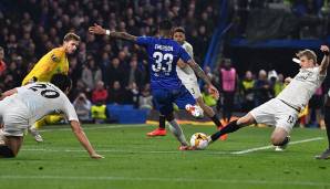 Eintracht Frankfurt hat sich mit einer beeindruckenden Leistung aus dem Europapokal verabschiedet. Hinteregger und Hasebe glänzten über 120 Minuten. Bei Chelsea war nach 45 Minuten der Wurm drin. Kepa rettete die Blues ins Finale. Die Einzelkritiken.