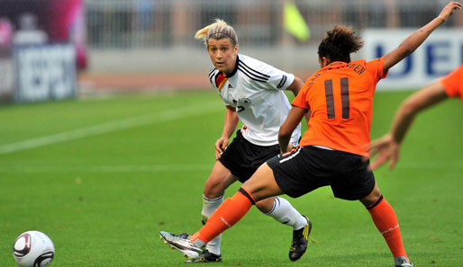 Luisa Wensing (l.) steht erstmals im Kader der DFB-Frauen