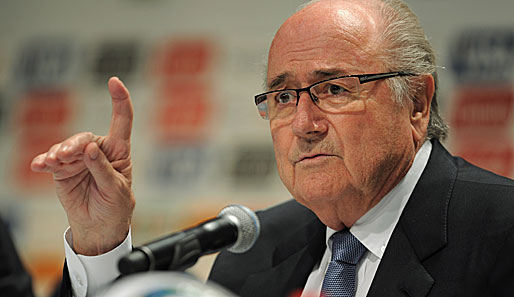 FIFA-Boss Joseph Blatter hat der Frauen-WM in Deutschland ein tolles Zeugnis ausgestellt