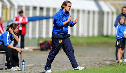 Lok Leipzig hat Trainerin Claudia von Lanthen (M.) entlassen