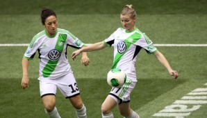 Nadine Keßlers (r.) Führungstreffer reichte am Ende nicht für die Wolfsburger