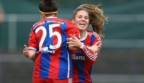Die Damen des FC Bayern jubeln über einen wichtigen Sieg