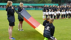 Die deutsche U19-Frauen-Nationalmannschaft zieht mit einem Kantersieg ins Halbfinale ein