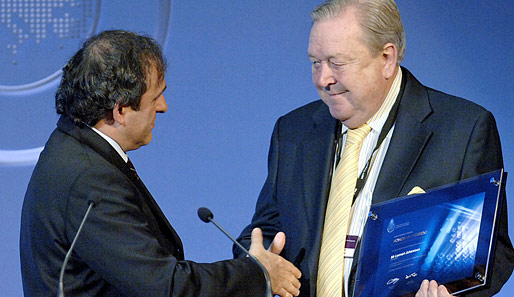 Lennart Johansson (r.) stand der UEFA knapp 17 Jahre lang vor