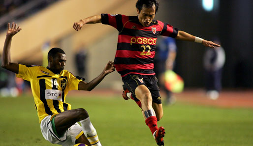 Byung jun No (l.) schieterte mit den Pohang Steelers erst im Halbfinale der Klub-WM