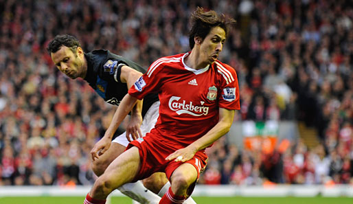 Seit 2007 spielt Yossi Benayoun (r.) für den FC Liverpool
