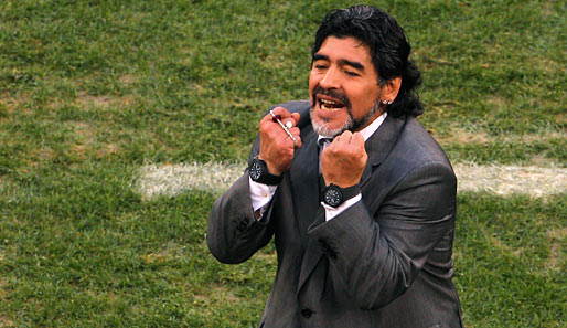 Diego Maradona wurde bei seiner Vorstellung in Neapel 1984 von ca. 75.000 Fans empfangen