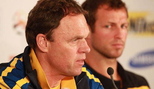 Holger Osieck (l.) steht mit der australischen Nationalmannschaft im Asien-Cup-Finale