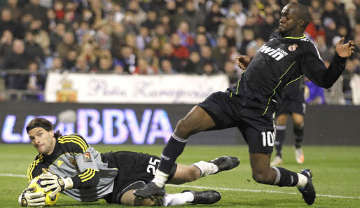 Lassana Diarra (r.) wechselte im Januar 2009 von Portsmouth zu Real Madrid