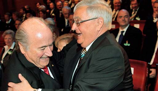 Können gut miteinander: Theo Zwanziger (r.) und FIFA-Boss Sepp Blatter